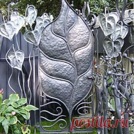 Cerca del metal para el jardín: ideas inusuales y prácticos