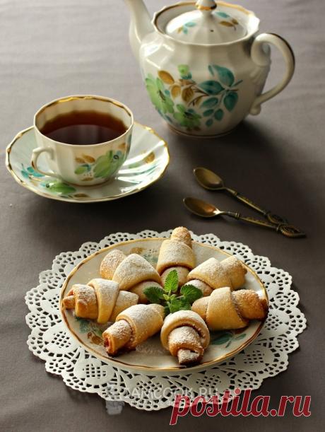 Рогалики с корицей — рецепт с фото на Русском, шаг за шагом. Ароматные, рассыпчатые рогалики с корицей и сахаром - прекрасная выпечка для завтрака или полдника. #рецепт #рогалики #выпечка #печенье #рецепты #кчаю #чаепитие