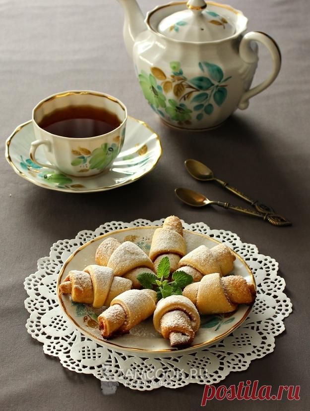 Рогалики с корицей — рецепт с фото на Русском, шаг за шагом. Ароматные, рассыпчатые рогалики с корицей и сахаром - прекрасная выпечка для завтрака или полдника. #рецепт #рогалики #выпечка #печенье #рецепты #кчаю #чаепитие