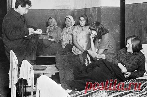 Перепись населения 1937 года: за что Сталин казнил её организаторов Сбор данных проводился в Советском союзе не единожды. Однако только перепись 1937 года имела столь страшные последствия. Многие из ее организаторов оказались в лагерях, а некоторые, в том числе и начальник статистического управления Иван Краваль, были расстреляны.