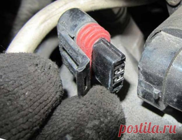 Как поменять регулятор холостого хода ВАЗ-2109
Для начала начнём с цены, регулятор холостого хода для автомобиля ВАЗ-2109 стоит около 300 рублей, плюс минус цены зависит от производителя и места покупки. Регулятор холостого хода на инжекторе отвечает за стабильную работу на холостых оборотах.