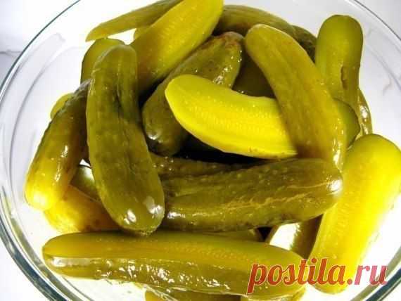 Бочковые хрустящие огурчики.