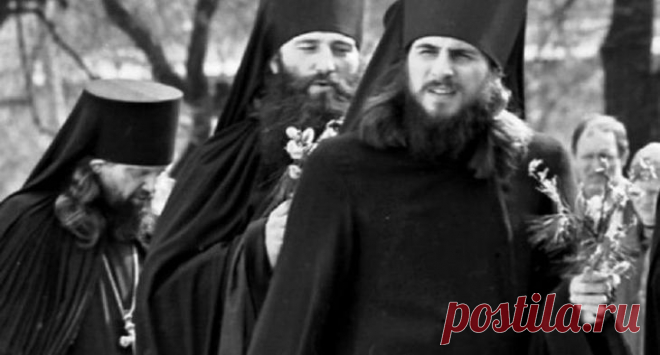 Кровавая Пасха Пасху в 1993 году праздновали 18 апреля. Это была вторая Пасха в моей жизни. И когда на ночной службе мы радостно кричали «Воистину Воскресе», даже представить себе было невозможно, какими страшными с...