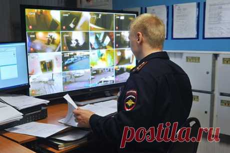 Трое россиян готовили поджог военкомата и офиса «ЕР» в приграничной области. В Брянской области следователи возбудили уголовное дело против троих местных жителей, готовившихся напасть на военкомат и офис партии «Единая Россия» в городе Унечи. Мужчинам 20, 21 и 22 лет вменяется статья о приготовлении к теракту. По версии следствия, в сентябре 2022 года они спланировали поджог.