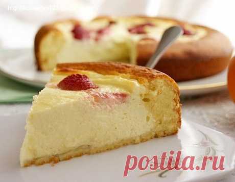 БЫСТРЫЙ ТВОРОЖНЫЙ ПИРОГ- ВАТРУШКА
Вкуснооооо....)))

Ингредиенты:
Бисквитное тесто на сметане:
- 2 яйца
- 1/2 стакана сахара
- 1 стакан сметаны
- 1/2 ч.л. соды
- 1 стакан муки
- 2 ст.л. растопленного сливочного масла
Начинка:
- 500 г творога
- 1/2 стакана сахара (или меньше, по вкусу)
- 3 яйца
- 1 ст.л. манной крупы
(стакан = 250 мл)
Можно добавить по вкусу любые ягоды, изюм и пр.

Приготовление:
1. Яйца взбить с сахаром (минут 5). Добавить сметану, соду, муку и растопленн...