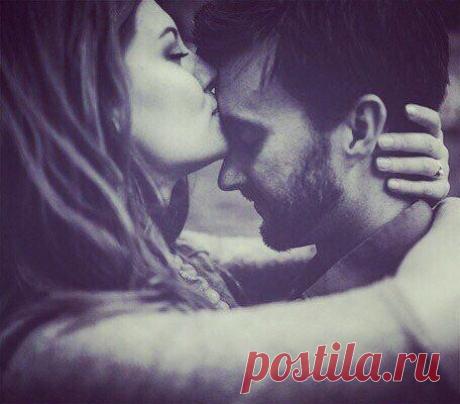 Я в глазах твоих утону, можно?
Ведь в глазах твоих утонуть -
счастье.
Подойду и скажу: "Здравствуй,
Я люблю тебя". Это сложно...