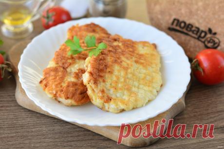 Куриное филе в луковом кляре Вкусное и сочное куриное филе пожарьте в оригинальном луковом кляре, получится необычное блюдо как для повседневного, так и для праздничного ужина. Берите на заметку рецепт!