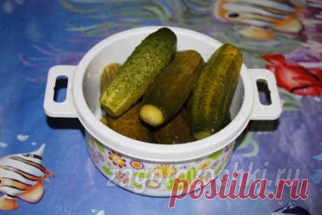 Малосольные огурцы горячим способом, простой рецепт