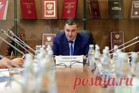 В Госдуме прокомментировали вечеринку российского мэра во время траура. Заместитель председателя комитета Госдумы по безопасности и противодействию коррупции Александр Хинштейн прокомментировал вечеринку главы Прокопьевска Вячеслава Старченко во время траура в Кемеровской области. По словам Хинштейна, вопрос партийной ответственности участников банкета решится на следующей неделе.