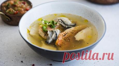 Крымская уха с устрицами и барабулькой - ПУТЕШЕСТВУЙ ПО САЙТУ. Устрицы – удовольствие, конечно, не дешевое, но и не настолько дорогое, чтобы отказаться от приготовления супа с этими моллюсками. Добавьте к устрицам разной морской рыбы – получится крымская уха, ароматная, с нежным вкусом, оттененная пряной, немного острой заправкой из чили, помидоров, чеснока  и петрушки. Барабульку тоже можно добавить в уху, …