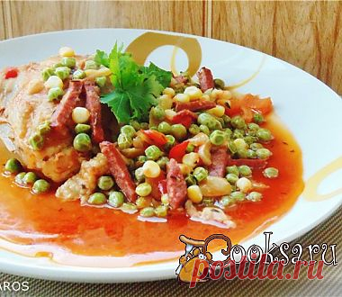 Курица тушеная с зеленым горошком и кукурузой в испанском стиле рецепт с фото