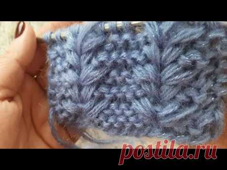 Красивий візерунок із витягнутих петель для в'язання шапки.Beautiful pattern of elongated loops