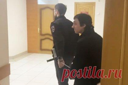 Россиянин связал сожительницу скотчем и постирал ее собаку в машинке