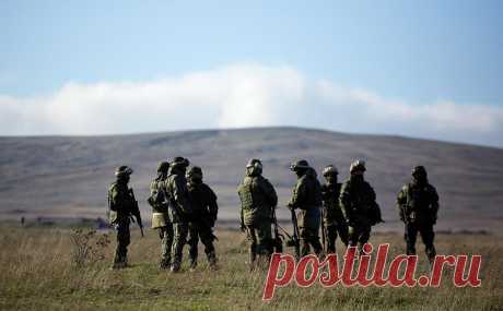 Минобороны России разъяснило условия выплат мобилизованным. Денежное довольствие мобилизованных состоит из ежемесячной социальной выплаты, которая не облагается налогом, и окладов по воинской должности и званию, которые облагаются налогом 13%, уточнили в Минобороны