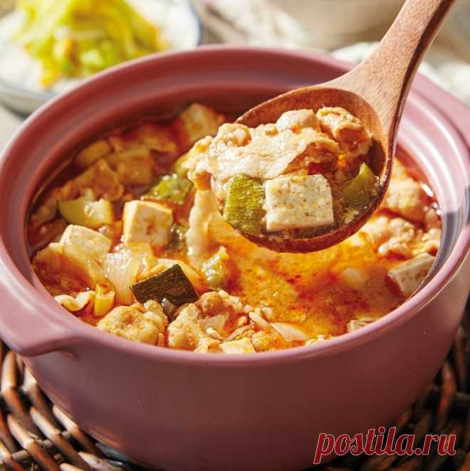 Корейская кухня: Тушеные ломтики свинины в острой соевой пасте (Тэпэ ссамджан ччигэ) рецепт с фото