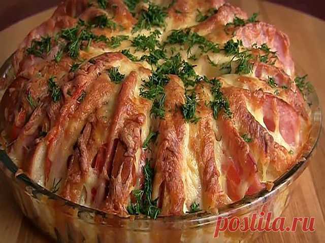 Пирог из батона с колбасой