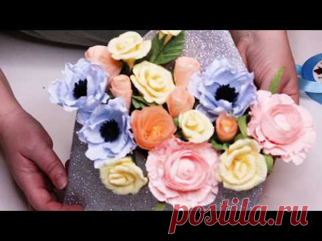 Коробка-конверт для цветочной композиции / Букет своими руками / DIY Box-envelope for flowers - YouTube

В сегодняшнем мастер классе вместе с вами сделаем коробку конверт из картона и фоамирана, и создадим красивую цветочную композицию.