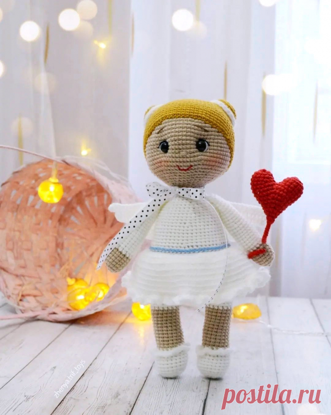 PDF Куколка Ангелок крючком. FREE crochet pattern; Аmigurumi doll patterns. Амигуруми схемы и описания на русском. Вязаные игрушки и поделки своими руками #amimore - ангел, ангелок с сердечком к 14 февраля, ангелочек ко дню Всех Влюблённых, кукла, куколка, девочка, украшение.