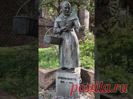 Skulptur Zitronenjette / Hamburg #hamburg #music #памятникигамбурга #женщинаслимонами