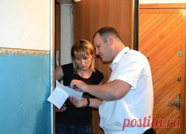 Могут ли приставы арестовать зарплатную карту?
