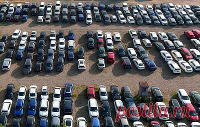 Продажи новых автомобилей в РФ в январе - сентябре снизились на 25%. Рынок новых отечественных авто снизился на 5%, до 556,9 тыс. единиц