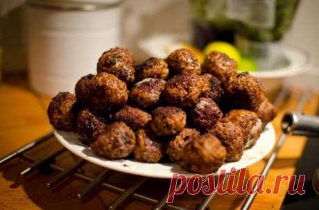Оригинальные блюда шведской кухни Оригинальные блюда шведской кухниШведы — народ, во всем предпочитающий простоту и высокое качество. Это же «правило» касается шведской кухни. Местная гастрономия отличается заурядными, но в то же врем...
