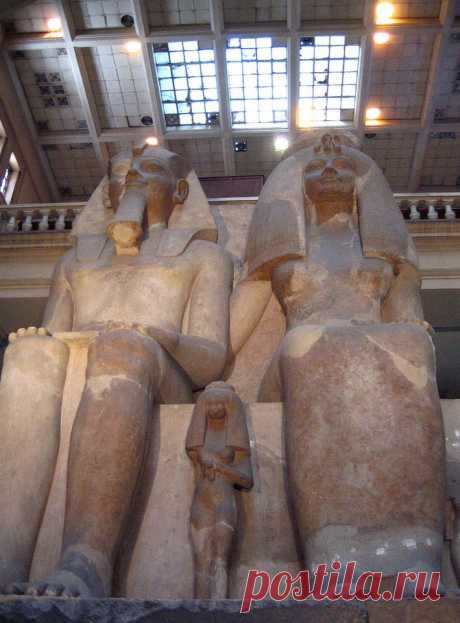 (17) Beautiful World
The Cairo Egyptian Museum
