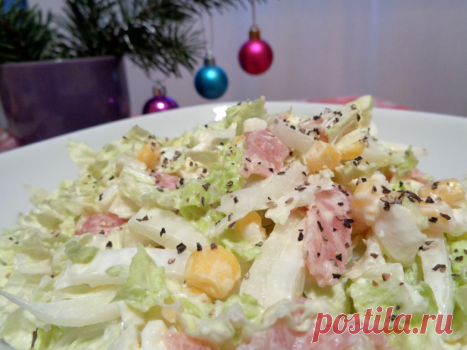 Салат с копченой колбасой и пекинской капустой