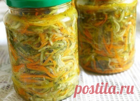 Салат на зиму "Огурцы по-корейски с морковью".
Если у вас переросли огурцы - не беда - из них можно сделать очень вкусный салат на зиму! Слишком желтые, конечно, лучше не брать, а остальные смело "пускайте в ход". Очень часто встречала подобный рецепт заготовки: и все они в основном отличаются нарезкой овощей. Мне понравился вот такой, где огурцы и морковь нарезаются длинной, тонкой соломкой - "по-корейски". Можно использовать специальную терку для нарезки "моркови по-коре...