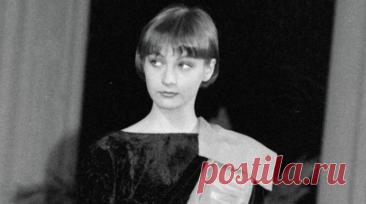 SHOT: скончалась бывшая жена Михаила Ефремова актриса Ксения Качалина. Актриса Ксения Качалина скончалась на 55-м году жизни. О смерти бывшей супруги Михаила Ефремова сообщил её друг, актёр Алексей Агранович. Читать далее