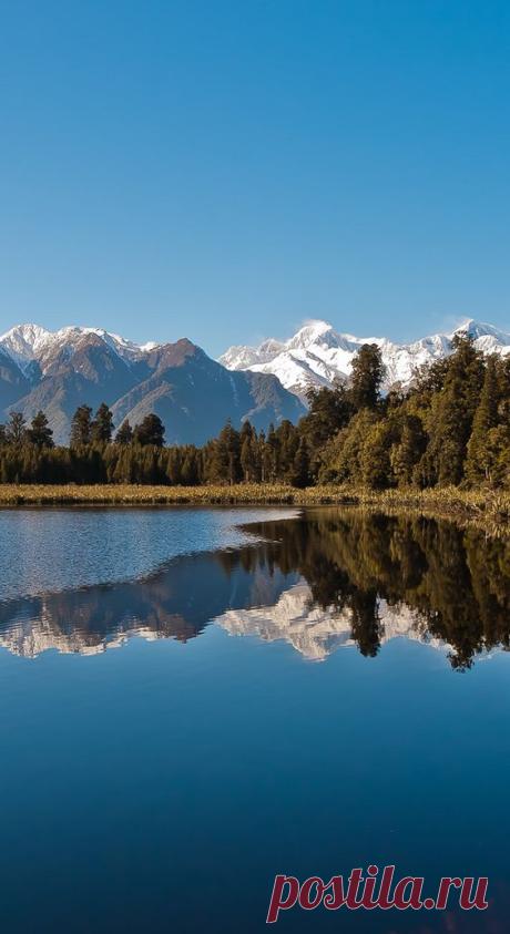 Lake Matheson (New Zealand) just after the sunrise | Pinterest