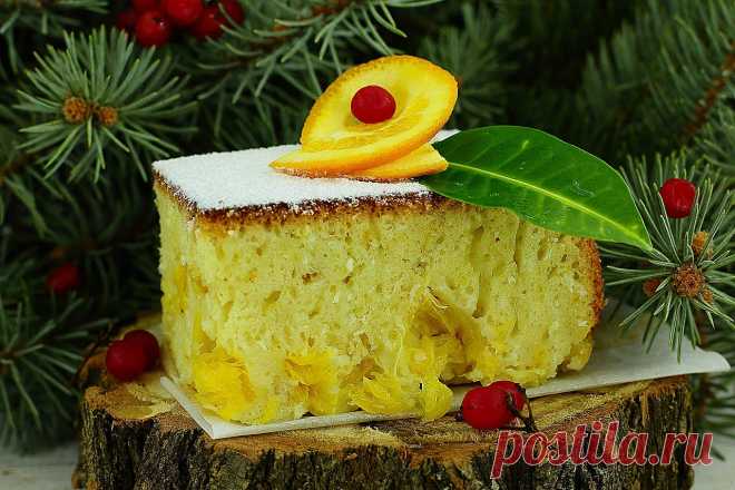 Как приготовить мандариновую шарлотку Изумительно нежную и вкусную шарлотку можно испечь, используя мандариновые дольки. Этот рецепт обычно выручает, если в доме «завалялось» несколько мандаринов после праздников. Простые продукты и быстрое приготовление позволяют подготовить сладкий стол для детей или угостить внезапных гостей.