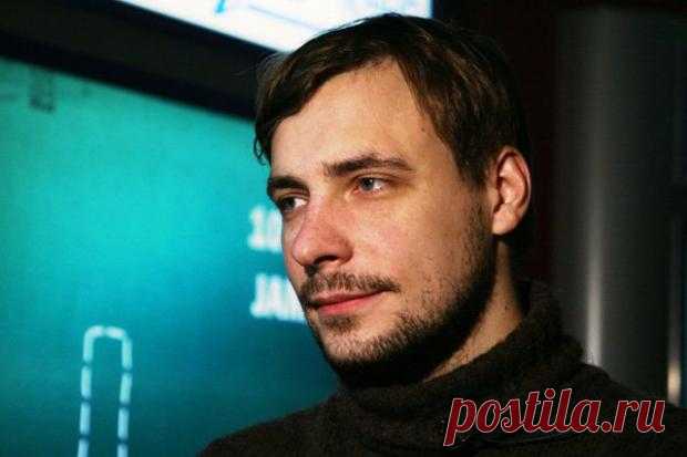 Евгений Цыганов больше не прячет возлюбленную