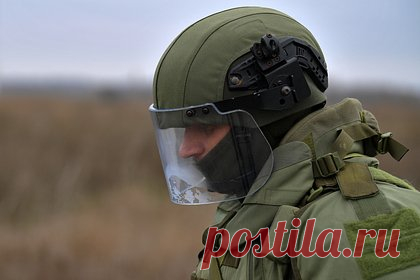 Росгвардия изъяла взрыватель на месте детонации артиллерийского снаряда. В Ленинградской области росгврадейцы осмотрели место, где накануне произошел взрыв и пострадал 36-летний мужчина. Специалисты взрывотехники ОМОН «Бастион» приехали к деревне Елизаветинка Всеволожского района. Они установили, что там сдетонировал артиллерийский снаряд (RYG) финского производства образца 1918 года.