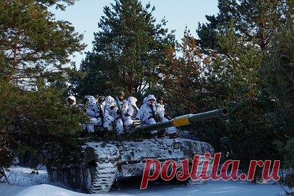 Мать военной ВСУ рассказала о наркотиках для подавления страха. Командиры Вооруженных сил Украины (ВСУ) предлагали подчиненным бойцам наркотики и алкоголь для подавления страха на позициях в районе Артемовска. Об этом рассказала мать погибшей военной ВСУ. Она уточнила, что, несмотря на запрет, военнослужащим предлагали употреблять наркотические вещества и пить алкоголь.