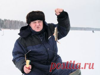 С виду будто бы рачок, а, по сути, - мушка Думаю, что большинство любители рыбной ловли знает о мормыше - рачке-бокоплаве, которого некоторые рыболовы с успехом используют для ловли рыбы со льда. Наживка эта, бесспорно, хорошая, но все же имеет ряд недостатков...