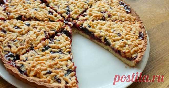 Пирог, которому нет аналогов! Исключительный рецепт, покоривший миллионы. Если вам захотелось приготовить что-то настолько же необычное, насколько и вкусное, у нас есть чудесный рецепт тертого пирога, называемого также кудрявым