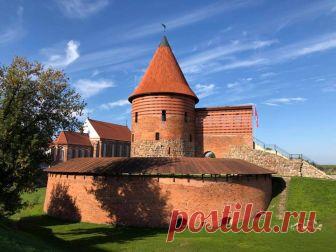 (34) Мы уже в третий раз останавливаемся в Каунасе на... - Слава Фальковский