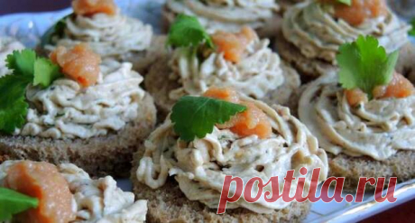 Полезное селёдочное масло - Вкусные рецепты - медиаплатформа МирТесен Представляем вашему вниманию рецепт масла, который отлично подойдёт для завтрака бутербродом или для праздничных канапе. Это замечательный вариант подать рыбку оригинальным способом. Даже противники послевкусия селедки будут от него в восторге. Нужные ингредиенты 3 селедки (одна из них должна быть