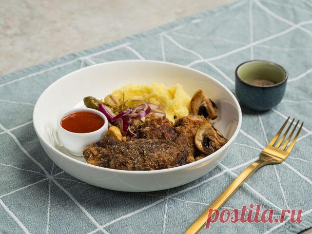 Отбивная из говяжьего сердца – пошаговый рецепт приготовления с фото Во время приготовления отбивных из сердца не обойтись без пряных специй. Используйте приправу хмели-сунели, и тогда отбивные пропитаются ароматами базилика, шафрана и кориандра.