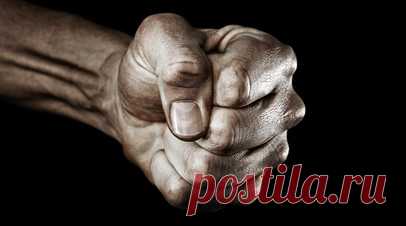 Отец ученика избил педагога в школе в Москве. В школе на северо-востоке Москвы отец ученика пятого класса напал на учителя, пострадавшему вызвали скорую помощь. Читать далее