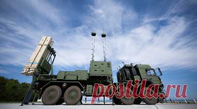 Коллективная ответственность: зачем на Западе создают несколько коалиций для снабжения ВСУ. Министр обороны Украины Рустем Умеров по итогам 19-го заседания контактной группы в формате «Рамштайн» сообщил, что западная коалиция по снабжению ВСУ системами ПВО начала свою работу. Возглавляют этот альянс Германия и Франция. По словам Умерова, также действует и коалиция по беспилотникам. Помимо этого, формируются союзы по артиллерии, разминированию, авиации и бронемашинам. По мнению аналитиков, с…