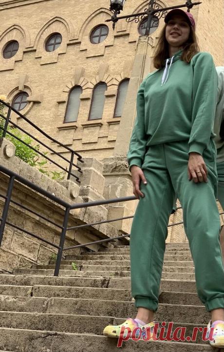 Худи, толстовка, свитшот, лонгслив, джоггеры. Спортивная одежда. В чем отличие и почему так называются. | О рукоделии, и не только. 🧵✂️👜 | Яндекс Дзен