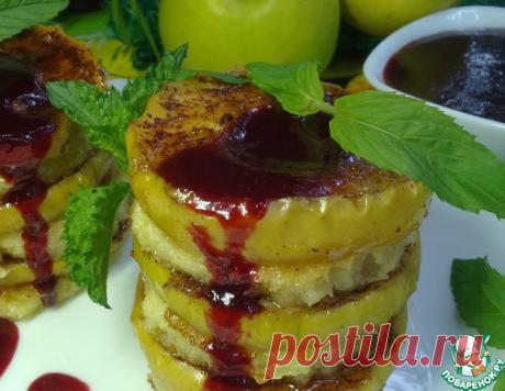 Гренки c печеными яблоками и вишневым соусом – кулинарный рецепт