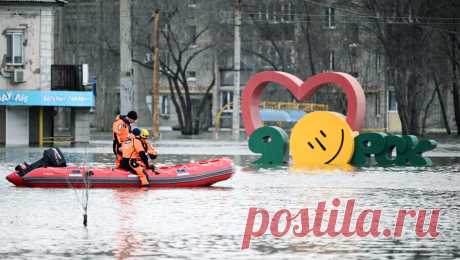 В Орске из-за аварии на электролинии отключились объекты водоканала. В частично затопленном Орске без электроснабжения остались объекты водоканала из-за аварии на линии электропередач. Об этом сообщает Telegram-канал правительства Оренбургской области. Отмечается, что ночью сработала защита подтопленной ...