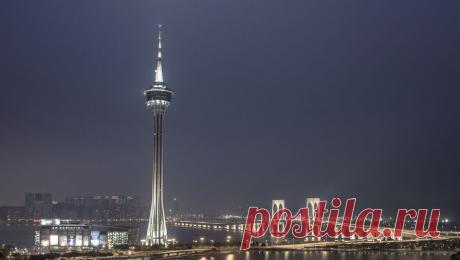 У туриста остановилось сердце после прыжка с самой высокой в мире тарзанки. Туриста из Японии не смогли спасти после остановки сердца, мужчина прыгнул с самой высокой в мире тарзанки в Макао. Об этом сообщает Daily Mail. 56-летний турист из Японии решил совершить прыжок с тарзанки с высоты более 200 метров, ...