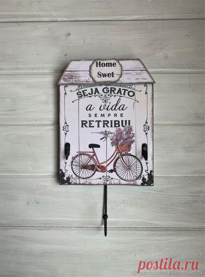 Ключница настенная Прованс купить в интернет-магазине Ярмарка Мастеров по цене 1500 ₽ – QMX56RU | Ключницы настенные, Москва - доставка по России Ключница настенная Прованс. в интернет-магазине на Ярмарке Мастеров. Ключница настенная Прованс, это не только интерьерное украшение , но и просто необходимая вещь для прихожей ! Ключница это вешалка для ключей . Вы никогда больше не будите терять ключи в квартире, они всегда будут висеть на месте, в ключнице.