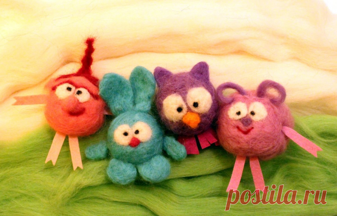 Одним из самых старых рукоделий в мире является валяние из шерсти. Валяние – это процесс сплетения волокон шерсти между собой разными способами. Различают современные виды валяния шерсти: сухое, мокрое, нанофелтинг. Изделия из шерсти могут быть абсолютно разными. Рукодельницы создают уникальные предметы: игрушки, тапочки, платки, картины, украшают интерьер, одежду, в промышленности, конечно же, валенки и ковры. Также техника валяния не исключает изготовление игрушек на проволочном каркасе.