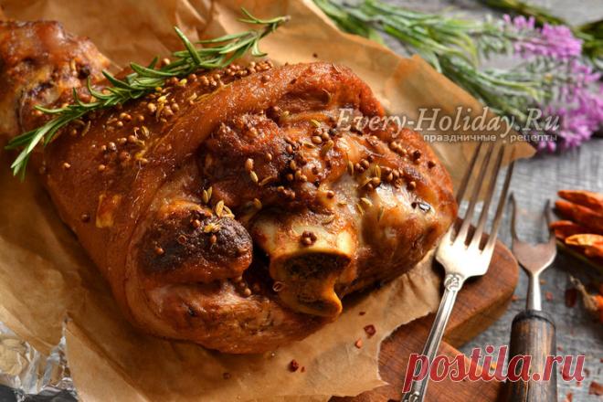 Как запечь рульку в фольге в духовке целиком, чтобы была сочной