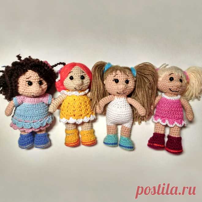 PDF Гномочки подружки крючком. FREE crochet pattern; Аmigurumi doll patterns. Амигуруми схемы и описания на русском. Вязаные игрушки и поделки своими руками #amimore - маленький гном, гномик в платье, кукла, куколка, пупс.